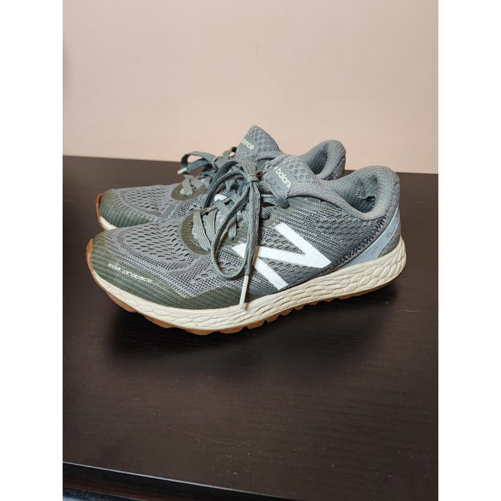 Women's New Balance Fresh Foam Gobi V2 Running Shoes Gray/ Green sz 7.5 - Picture 2 of 10